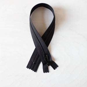 Color Black