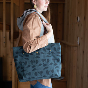 Color Riverbend Big Sur Pepin Tote