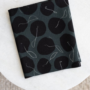 Color Apples in Black