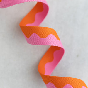 Wavy Webbing (1.5"-wide) Sold by the Yard