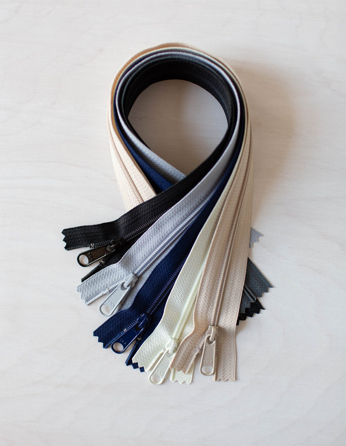 Wholesale Custom Length Blue Colorful 3#/5#/8# Reverse Invisible Open End  Nylon Zipper for Garments, Jacket, Bag - China Nylon Zipper and Black Zipper  price | Made-in-China.com