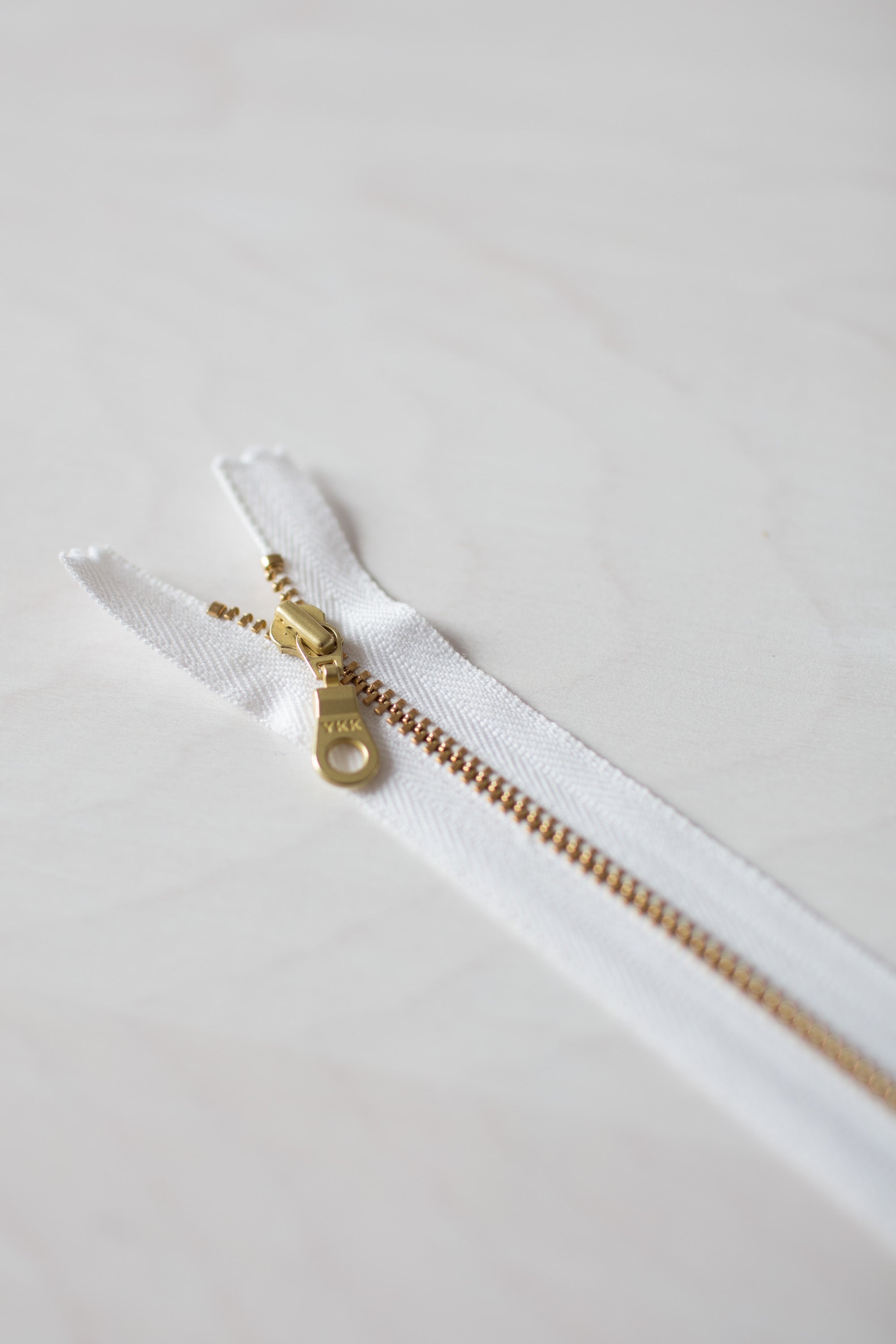 Color Brass/White